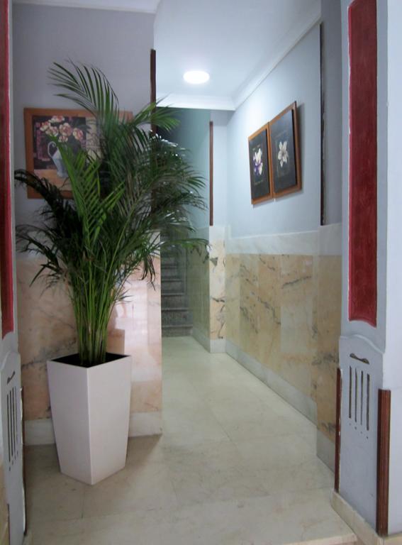 Hotel Niza Salou Bagian luar foto