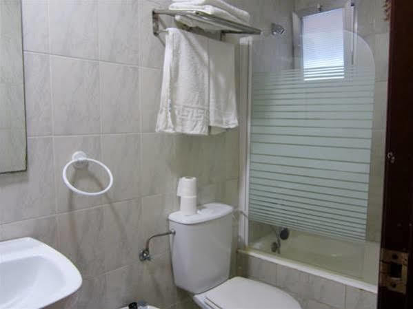 Hotel Niza Salou Bagian luar foto
