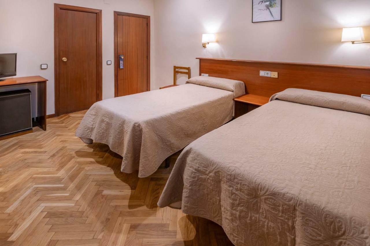Hotel Niza Salou Bagian luar foto