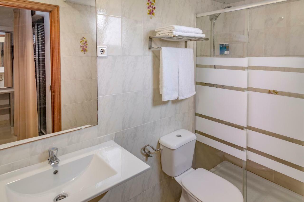 Hotel Niza Salou Bagian luar foto