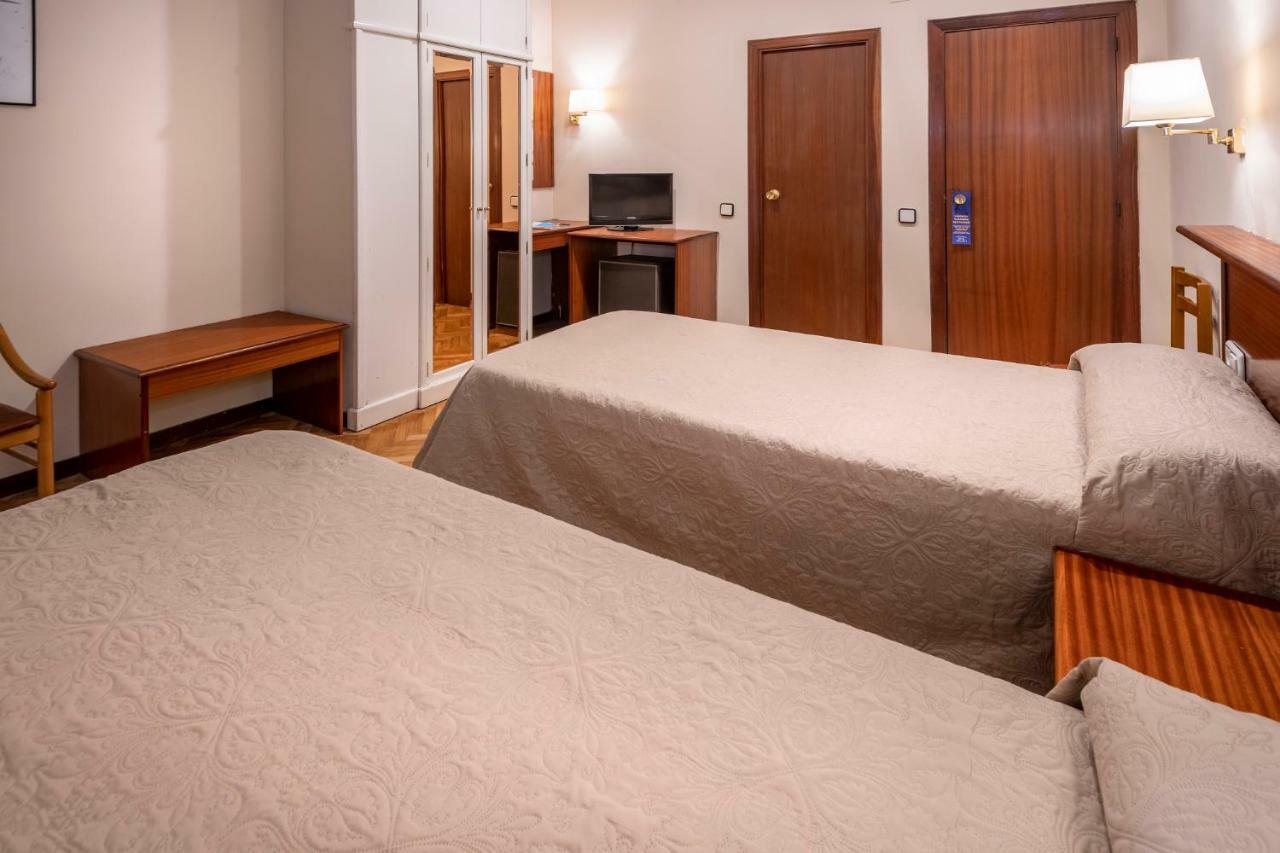 Hotel Niza Salou Bagian luar foto