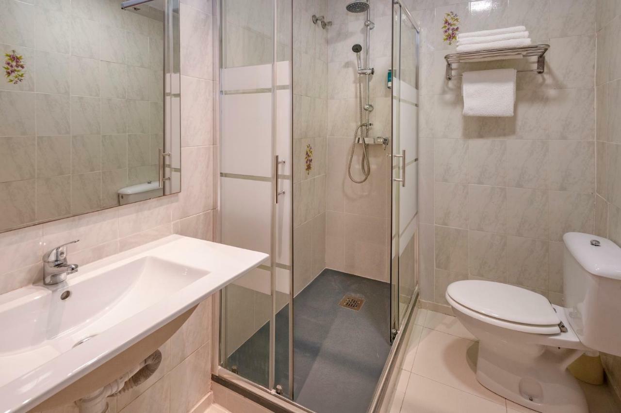Hotel Niza Salou Bagian luar foto