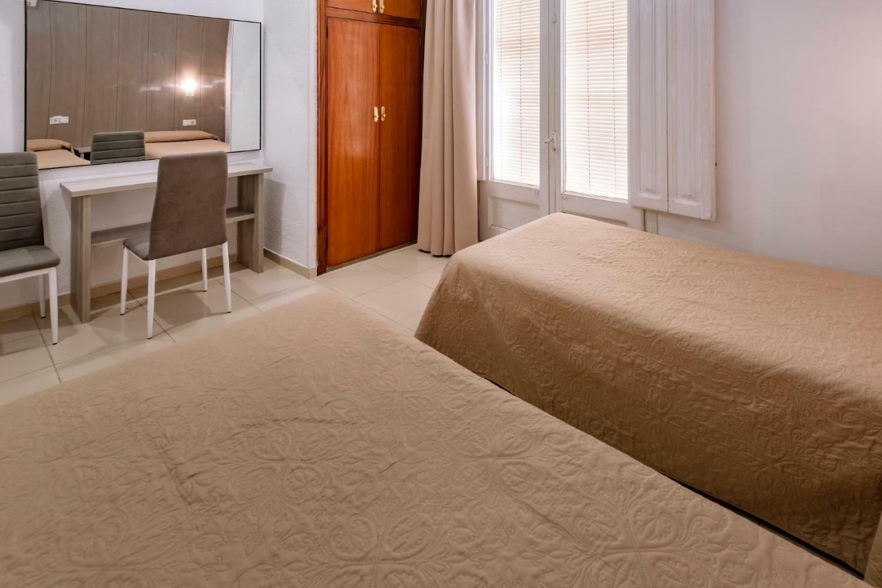 Hotel Niza Salou Bagian luar foto