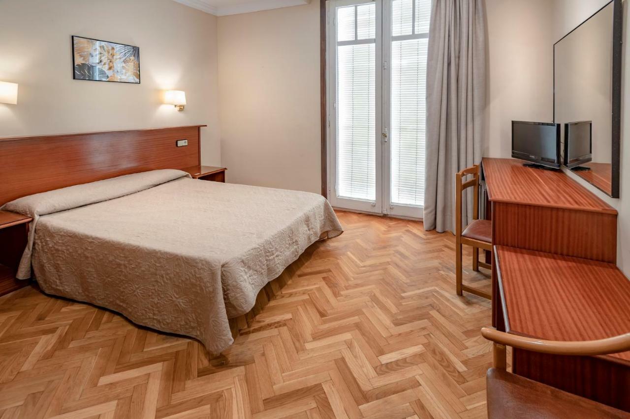 Hotel Niza Salou Bagian luar foto